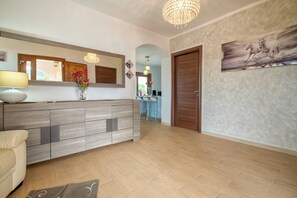 Interior - 'Villa Della Felicita'' with Private Pool, Wi-Fi and Air Conditioning (Sorso)