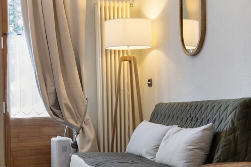 Appartement 'Chalet Elegance' avec vue sur les montagnes, terrasse privée et Wi-Fi