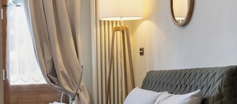 Appartement 'Chalet Elegance' avec vue sur les montagnes, terrasse privée et Wi-Fi