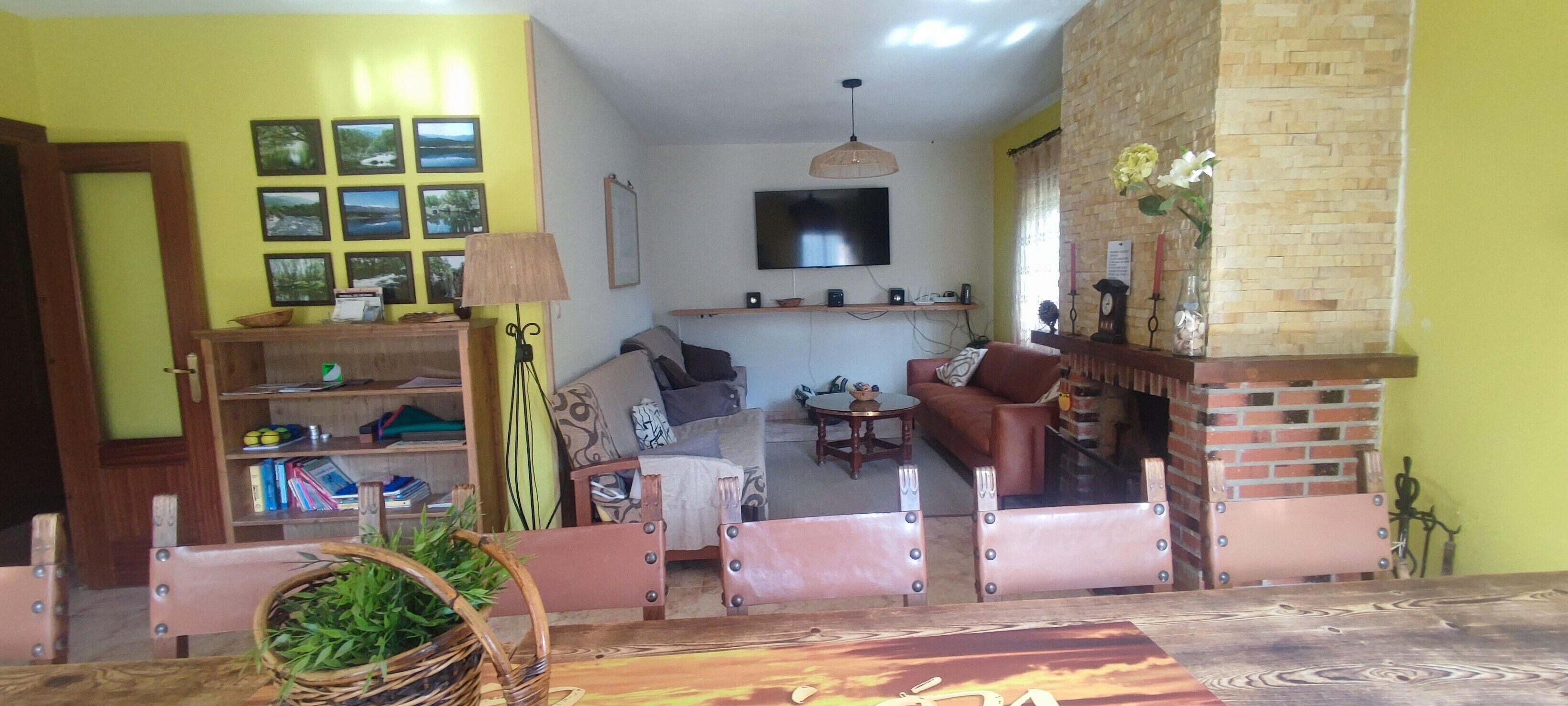 TV, fireplace, stereo