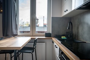 Kühlschrank, Ofen, Herdplatte, Toaster