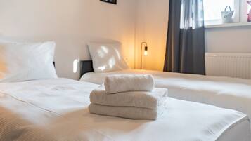 1 habitación, tabla de planchar con plancha, wifi y ropa de cama