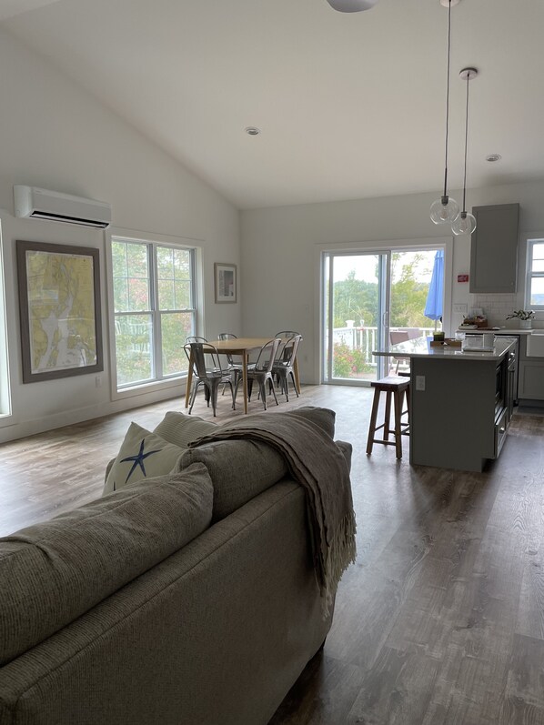 スマートテレビ、暖炉