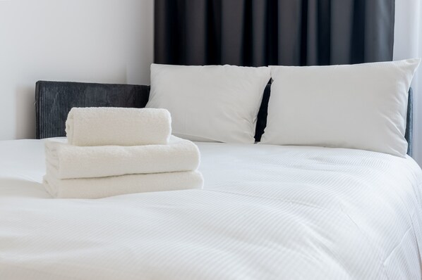 Strykjärn/strykbräda, wi-fi och sängkläder