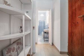 Dusj, hårføner, bidé og håndklær