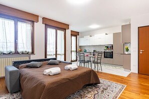 2 bedrooms, iron/ironing board