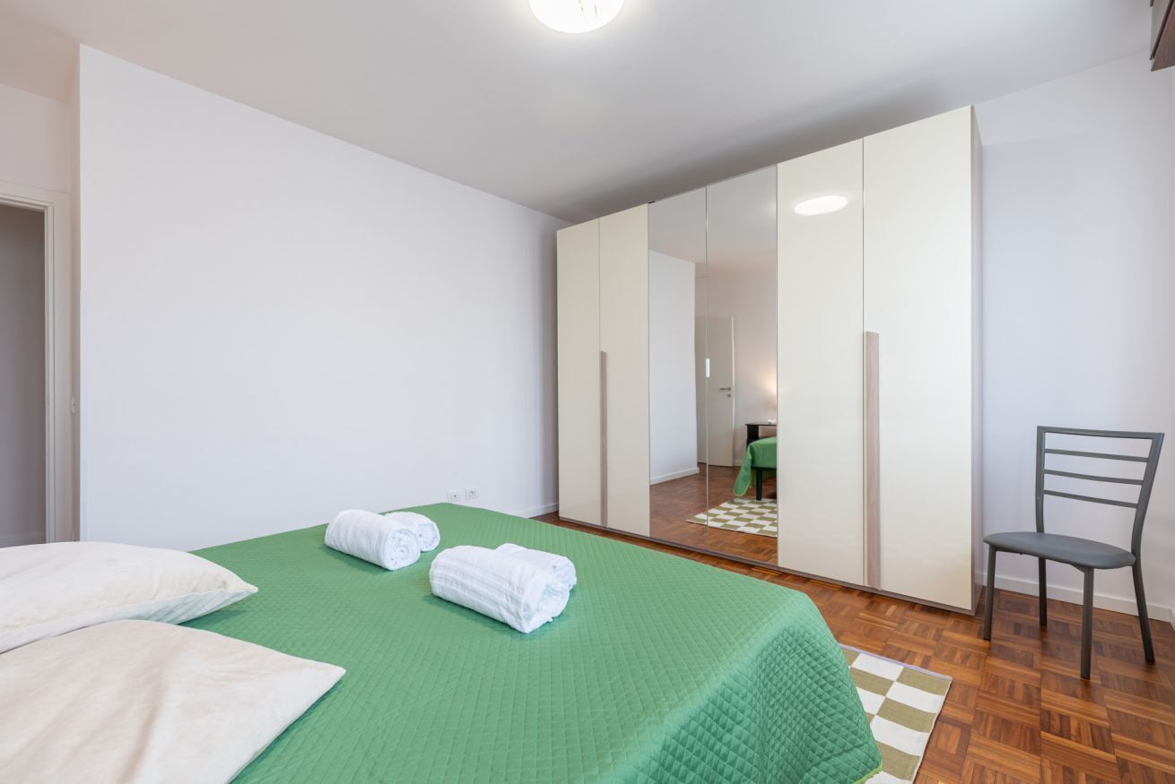 2 bedrooms, iron/ironing board