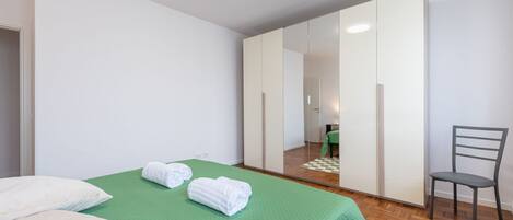 2 bedrooms, iron/ironing board