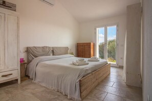4 bedrooms, iron/ironing board, WiFi, bed sheets - Breathtaking Villa With Dependance! (Casagliana)