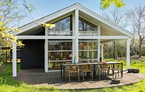 Outdoor dining - 4 bedroom pet friendly home in Strandby (Strandby)