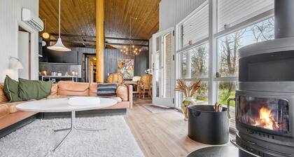4 bedroom pet friendly home in Strandby