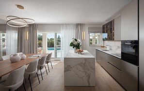 Kühlschrank, Ofen, Herdplatte, Geschirrspüler