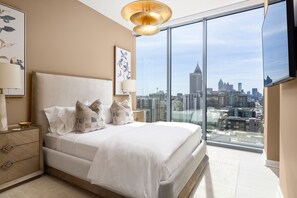 2 habitaciones, escritorio, tabla de planchar con plancha y wifi gratis 