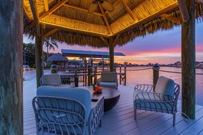 Terrace/patio - GULF ACCESS & BIG WATER VIEW!, Heated Saltwater Pool  and Spa -  Villa Manatees Crossing - Roelens (Cape Coral)