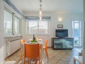 Dining - La casa di Alice by Interhome (Cinquale)