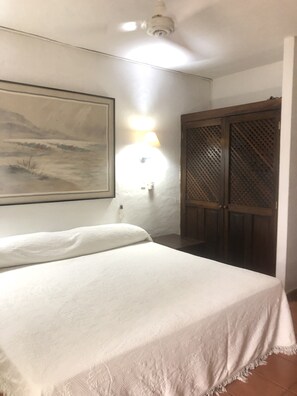 2 chambres, fer et planche à repasser, Wi-Fi gratuit, draps fournis