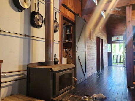Interior. Secluded rustic cottage charm, opposite river walk, close to town. Pet friendly!