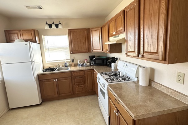 Microondas, horno, placa de cocina