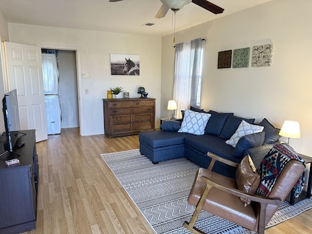 Smart TV. Cozy modern small town apartment pet and child friendly large parking