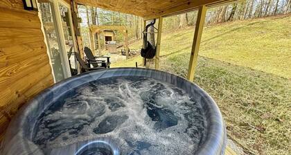 Alone At Last- Hot tub, Fireplace, Fire pit
