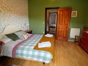 2 camere, ferro/asse da stiro, culla da viaggio, Wi-Fi gratuito