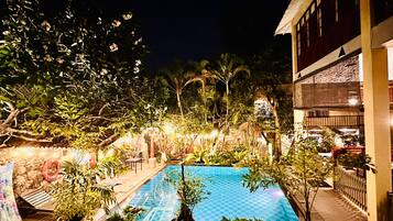 Udendørs pool