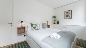 1 室のベッドルーム、アイロン / アイロン台、インターネット  、ベッドシーツ