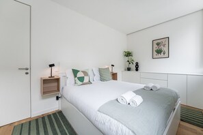 1 soverom, strykejern/-brett, internettilgang og sengetøy