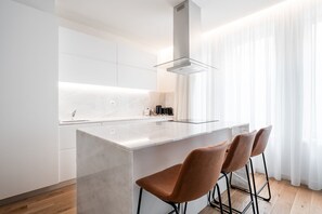 Forno, lavastoviglie, macchina per tè/caffè, tostapane