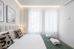 2 bedrooms, iron/ironing board, Internet, bed sheets
