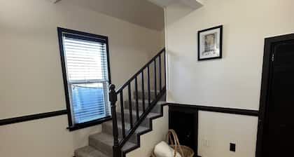 Cute 2 bed Bungalow in the heart of Oregon City