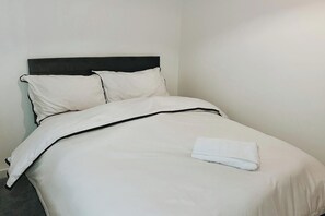 2 bedrooms, iron/ironing board, WiFi, bed sheets