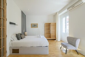 3 chambres, bureau, fer et planche à repasser, accès Internet