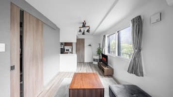 Basic Apartment | Living area