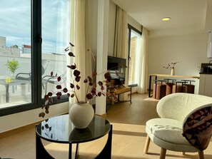 Living area - Redes Royale Apartments ·2B· Penthouse by Misterhost (Sevilla)