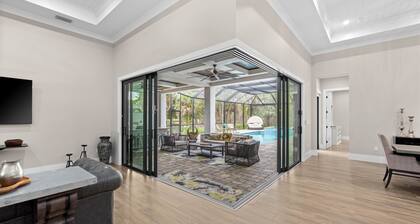 Luxury villa with saltwater pool, spa, outdoor kitchen, games - dog-friendly