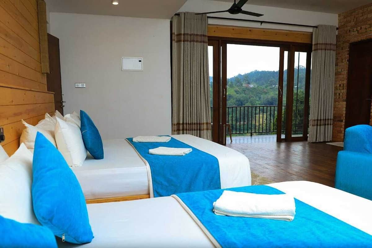Deluxe Quadruple Room, 1 Bedroom, Non Smoking, Hill View