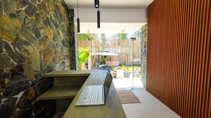 Lobby sitting area - Go Boutique Inn (Puerto Princesa)