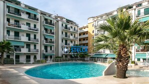 Pool - ~El Palmar 121~ Seaview/ Pool [Beach + Park] (Lido di Jesolo)