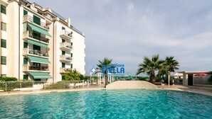 Pool - ~El Palmar 121~ Seaview/ Pool [Beach + Park] (Lido di Jesolo)