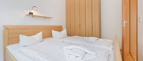 2 bedrooms, bed sheets