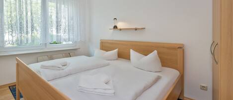 2 bedrooms, bed sheets