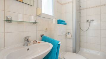 Shower, towels