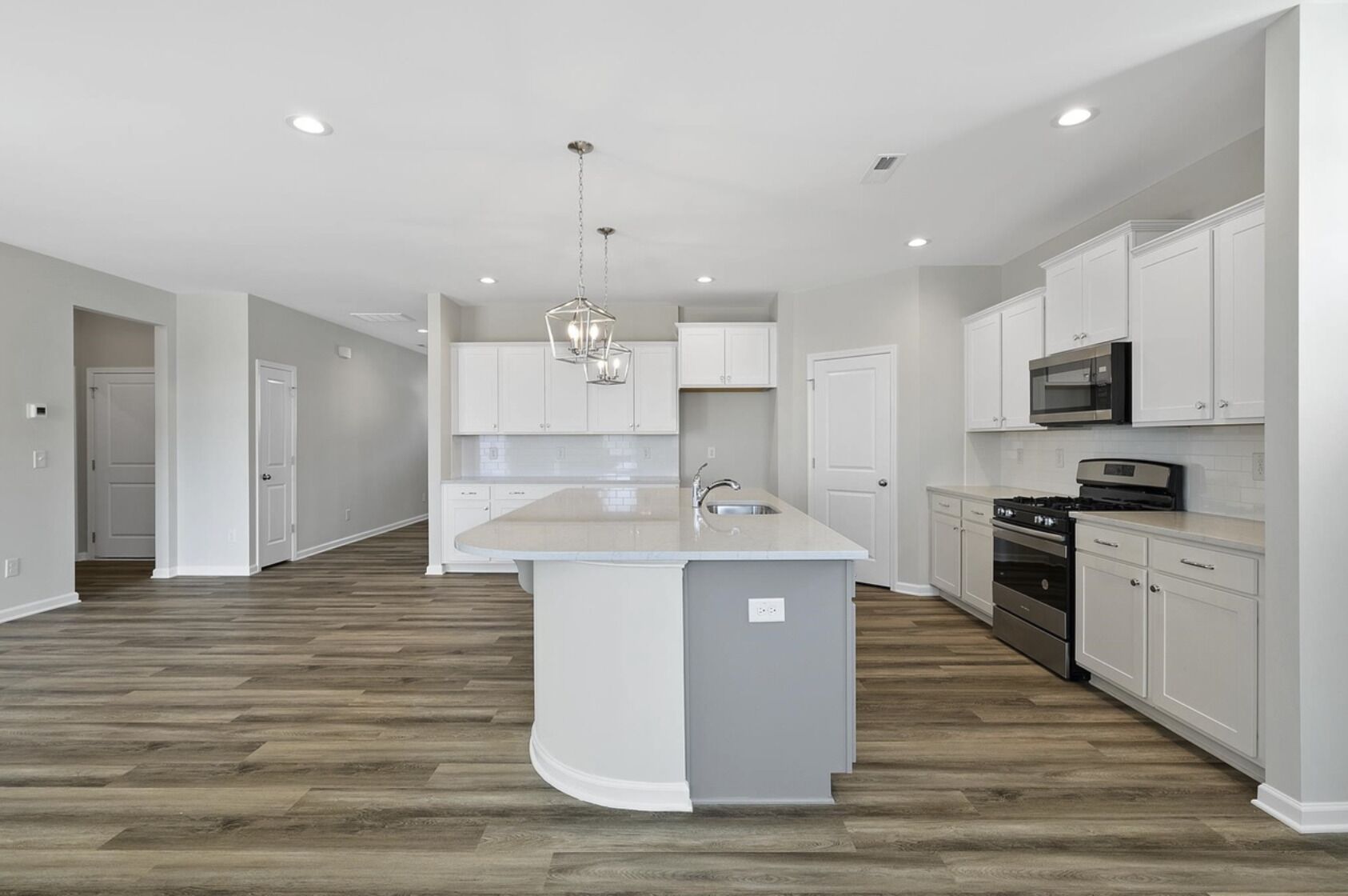 CUSTOM VILLA: MASTER ON 1ST FLOOR.