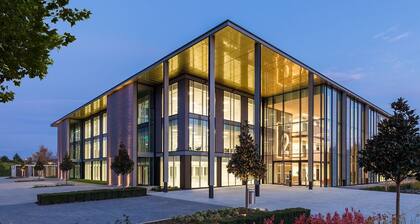 Centrl Watford 2 bedroom Grnd Flr Apt with Parking