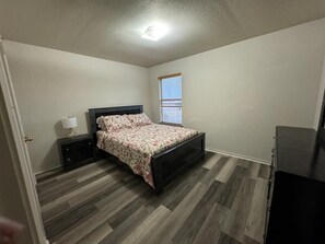 4 bedrooms, desk, iron/ironing board, free WiFi