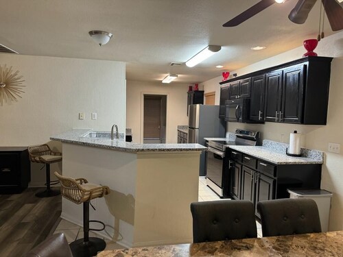 Saegert Ranch Oasis: 4BR/2.5BA