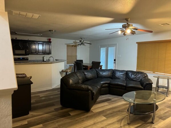 Smart-TV, peis og PC-skjermer