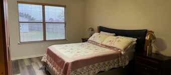 Saegert Ranch Oasis: 4BR/2.5BA