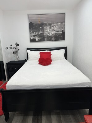 1 soverom, strykejern/-brett, wi-fi og sengetøy